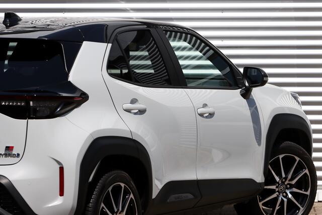 Toyota YARIS Cross 1.5 Hybrid GR Sport JBL / Head-up / Navi