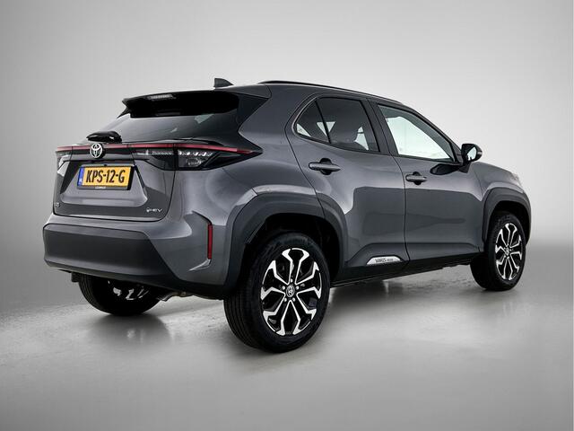 Toyota YARIS Cross 1.5 Hybrid 115 First Edition + | BTW voertuig | Stuur+stoelverwarming | Draadloze telefoonlader | Apple CarPlay/Android Auto | Cruise Control Adaptive | Climate Control | Achteruitrijcamera |