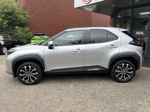 Toyota YARIS Cross 1.5 Hybrid 115 First Edition // ADAPT. CRUISE // KEYLESS // APPLE-ANDROID AUTO // CAMERA+SENSOREN // STOELVERWARMING //