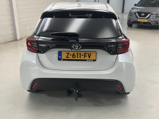 Toyota YARIS 1.5 Hybrid 115 First Edition Navigatie / Afn. Trekhaak / All Weatherbanden / LM Velgen / NL auto / 1ste eigenaar /
