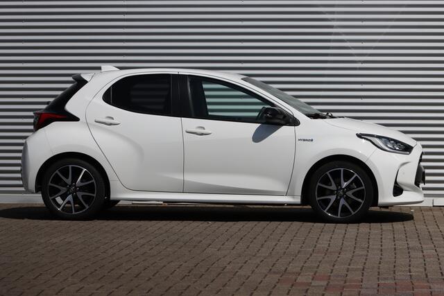 Toyota YARIS 1.5 Hybrid Executive JBL / Head-Up