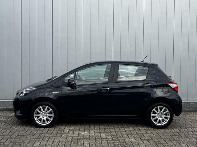 Toyota YARIS 1.5 Hybrid Aspiration NL Auto Dealer Onderhouden Clima Cruise Camera