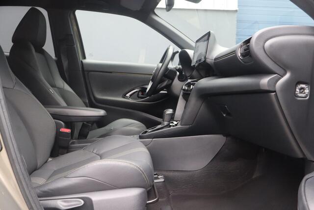 Toyota YARIS Cross 1.5 Hybrid Adventure | NL auto | Nieuwprijs ¤37.339,- Afneembare Trekhaak | Stoelverwarming | 40.128Km | Electrische Achterklep | 2022