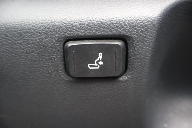 Toyota YARIS Cross 1.5 Hybrid Adventure | NL auto | Nieuwprijs ¤37.339,- Afneembare Trekhaak | Stoelverwarming | 40.128Km | Electrische Achterklep | 2022