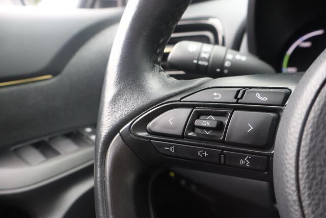 Toyota YARIS Cross 1.5 Hybrid Adventure | NL auto | Nieuwprijs ¤37.339,- Afneembare Trekhaak | Stoelverwarming | 40.128Km | Electrische Achterklep | 2022