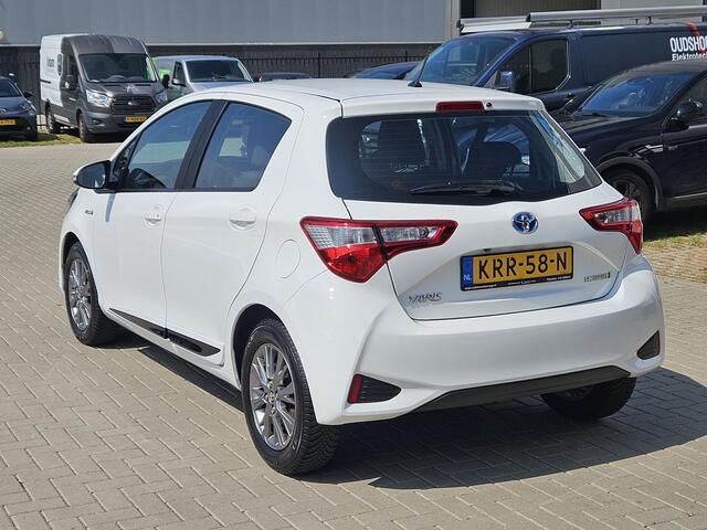 Toyota YARIS 1.5 Hybrid Design ECC Camera LM
