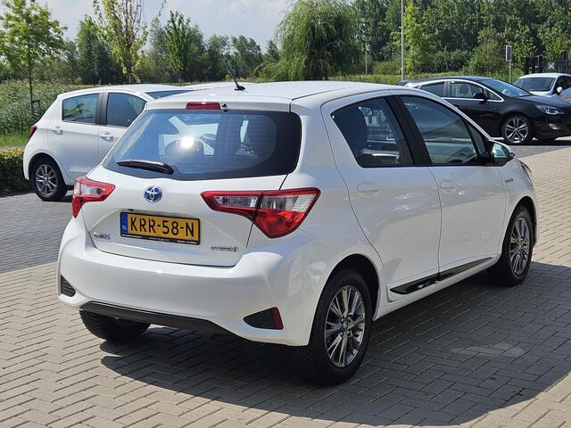 Toyota YARIS 1.5 Hybrid Design ECC Camera LM