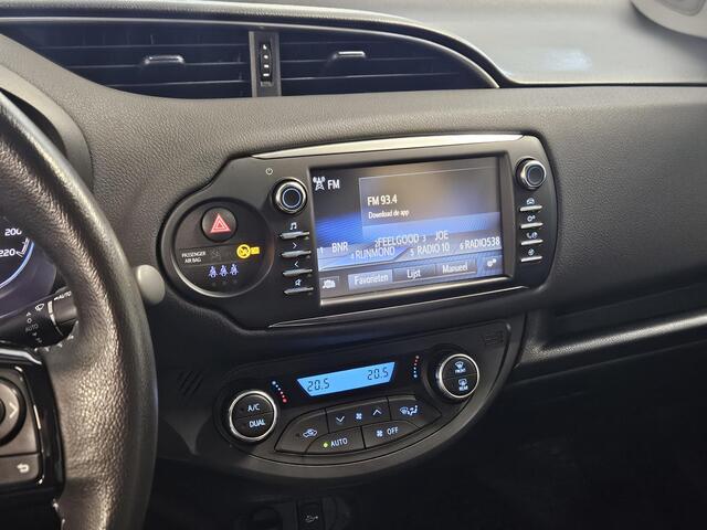 Toyota YARIS 1.5 Hybrid Design ECC Camera LM
