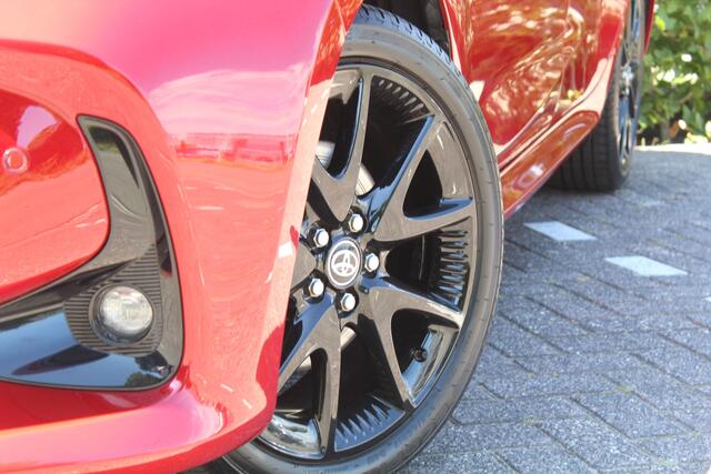 Toyota YARIS 1.5 Hybrid Executive Bi-tone | Rijklaar | Blind Spot | Stoel-/stuurverw. | Sensoren v+a | Apple/Android | Half-leder | Dealer onderhouden