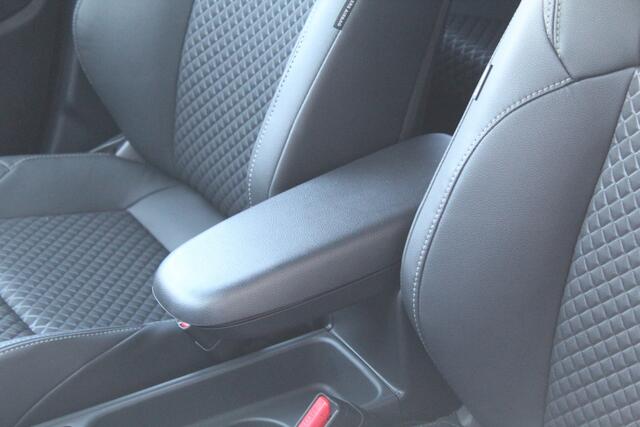 Toyota YARIS 1.5 Hybrid Executive Bi-tone | Rijklaar | Blind Spot | Stoel-/stuurverw. | Sensoren v+a | Apple/Android | Half-leder | Dealer onderhouden