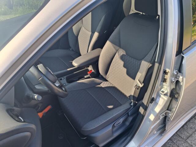 Toyota YARIS 1.5 Hyb. Comfort