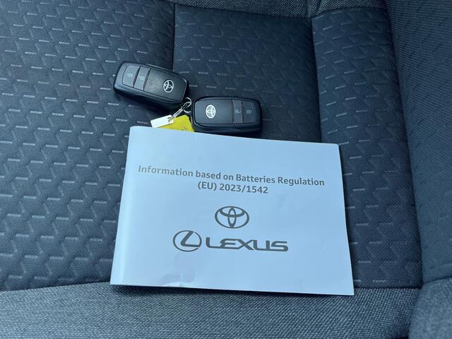 Toyota YARIS Cross 1.5 Hybrid 115 Dynamic / Dealer onderhouden / 10 jaar garantie mogelijk / Comfort Pack / Navigatie via abbo of Apple Carplay Android / Stuur-, stoel- en voorruitverwarming / Climate Control / 17" LM wielen /