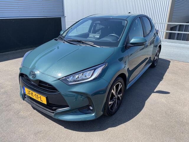 Toyota YARIS 1.5 Hybrid 115 Dynamic COMFORT PACK, Stoel- en stuurverwarming, dodehoek detectie, parkeersensoren, navigatie Apple CarPlay/Android Auto, camera, draadloze telefoonlader
