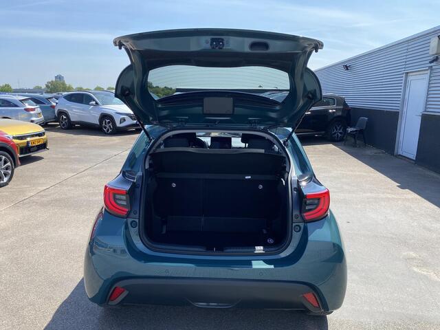 Toyota YARIS 1.5 Hybrid 115 Dynamic COMFORT PACK, Stoel- en stuurverwarming, dodehoek detectie, parkeersensoren, navigatie Apple CarPlay/Android Auto, camera, draadloze telefoonlader