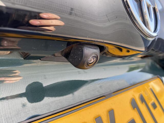 Toyota YARIS 1.5 Hybrid 115 Dynamic COMFORT PACK, Stoel- en stuurverwarming, dodehoek detectie, parkeersensoren, navigatie Apple CarPlay/Android Auto, camera, draadloze telefoonlader