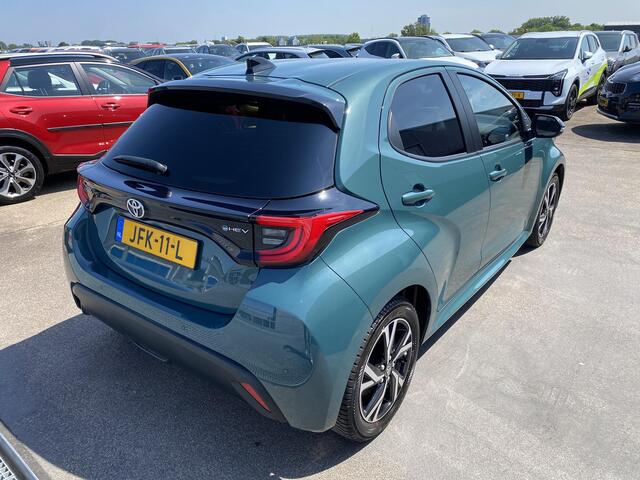 Toyota YARIS 1.5 Hybrid 115 Dynamic COMFORT PACK, Stoel- en stuurverwarming, dodehoek detectie, parkeersensoren, navigatie Apple CarPlay/Android Auto, camera, draadloze telefoonlader