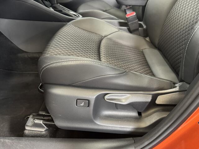 Toyota YARIS 1.5 Hybrid Executive + Premium Pack | Panoramadak | JBL audio | Stoel/stuurverwarming | Headup-display |