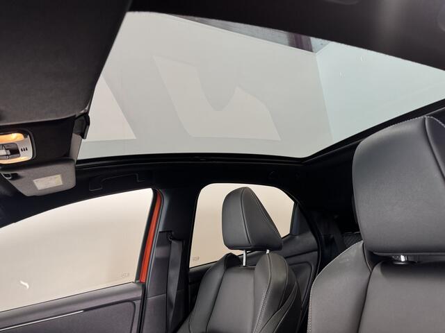 Toyota YARIS 1.5 Hybrid Executive + Premium Pack | Panoramadak | JBL audio | Stoel/stuurverwarming | Headup-display |