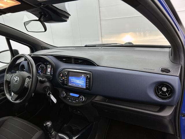 Toyota YARIS 1.5 VVT-i Bi-Tone | Navigatie| Trekhaak | Achteruitrijcamera | Airco