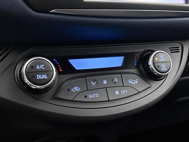 Toyota YARIS 1.5 VVT-i Bi-Tone | Navigatie| Trekhaak | Achteruitrijcamera | Airco
