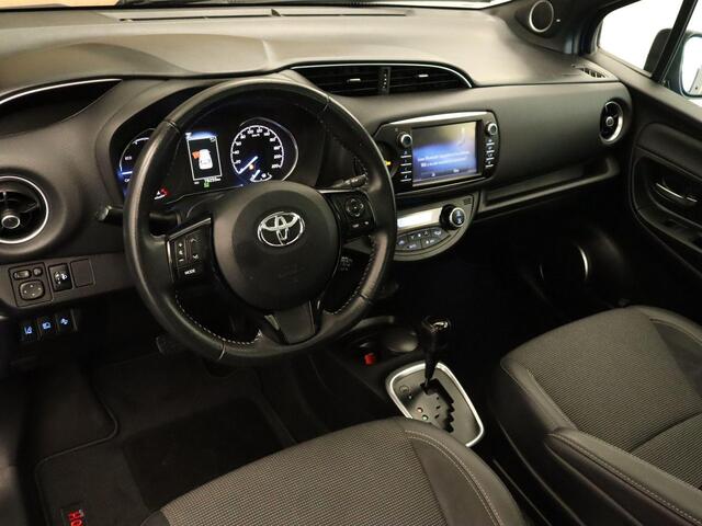 Toyota YARIS 1.5 Hybrid Premium - ORIGINEEL NEDERLANDSE AUTO - AFKOMSTIG VAN EERSTE EIGENAAR! - 100% DEALER ONDERHOUDEN - NAVIGATIE - ACHTERUITRIJCAMERA - PANORAMADAK