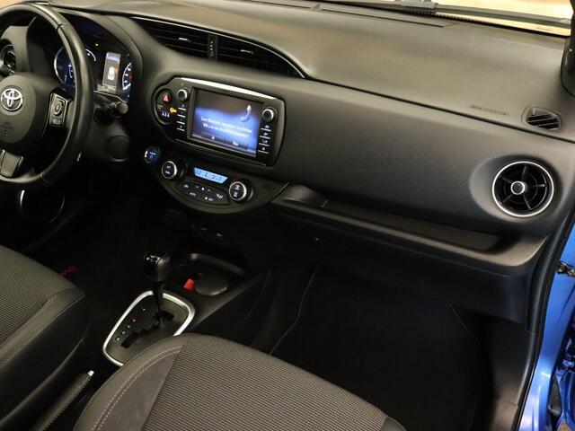 Toyota YARIS 1.5 Hybrid Premium - ORIGINEEL NEDERLANDSE AUTO - AFKOMSTIG VAN EERSTE EIGENAAR! - 100% DEALER ONDERHOUDEN - NAVIGATIE - ACHTERUITRIJCAMERA - PANORAMADAK