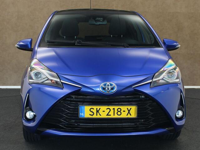 Toyota YARIS 1.5 Hybrid Premium - ORIGINEEL NEDERLANDSE AUTO - AFKOMSTIG VAN EERSTE EIGENAAR! - 100% DEALER ONDERHOUDEN - NAVIGATIE - ACHTERUITRIJCAMERA - PANORAMADAK