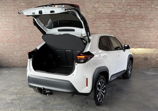 Toyota YARIS Cross 1.5 Hybrid Team D. Winter Pakket / Safety Pakket / Trekhaak Afneembaar / PDC voor-achter / Carplay / Elc Achterklep