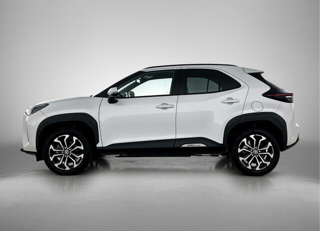 Toyota YARIS Cross 1.5 Hybrid 115 First Edition + | BTW Voertuig | Stoel+stuurverwarming | Draadloze telefoonlader | Apple CarPlay/Android Auto | Cruise Control Adaptive | Achteruitrijcamera |