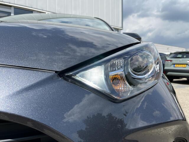 Toyota YARIS 1.5 Hybrid Active PLUS l Stoelverwarming | Stuurverwarming | Parkeersensoren