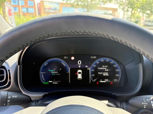 Toyota YARIS 1.5 Hybrid 130 Executive | Navi | Camera | Cruise | 10.126 km Nieuwstaat