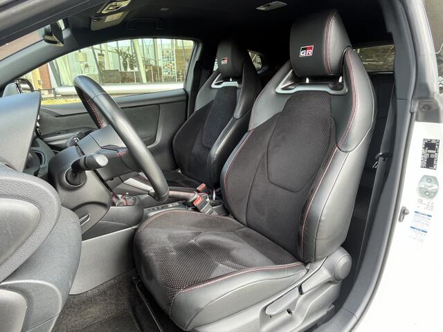 Toyota YARIS 1.6 GR Performance 262PK / 4WD / Carbon dak / Sport Uitlaat / Winterpakket /