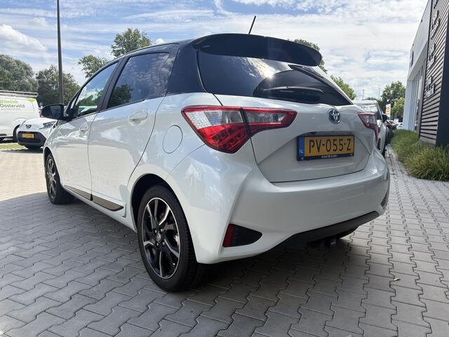Toyota YARIS 1.5 Hybrid Bi-Tone | Navigatie | Trekhaak