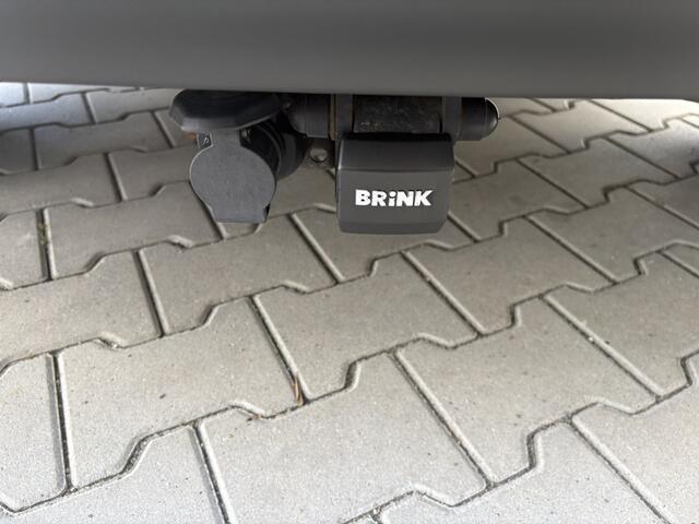 Toyota YARIS 1.5 Hybrid Bi-Tone | Navigatie | Trekhaak