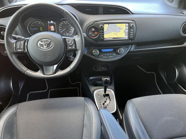 Toyota YARIS 1.5 Hybrid Executive | Navigatie | Fietsendragerbeugel | Parkeersensoren | Licht metalen velgen |