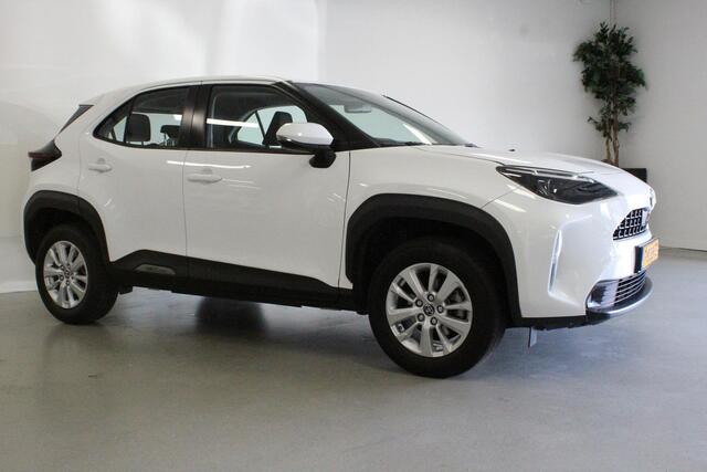 Toyota YARIS Cross 1.5 Hybrid Business | APK: 06-2028 | CLIMA | NL-AUTO+N.A.P! | CAMERA | CRUISE | LANE-ASSIST | LED |