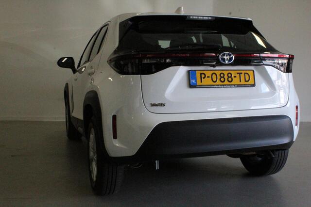 Toyota YARIS Cross 1.5 Hybrid Business | APK: 06-2028 | CLIMA | NL-AUTO+N.A.P! | CAMERA | CRUISE | LANE-ASSIST | LED |