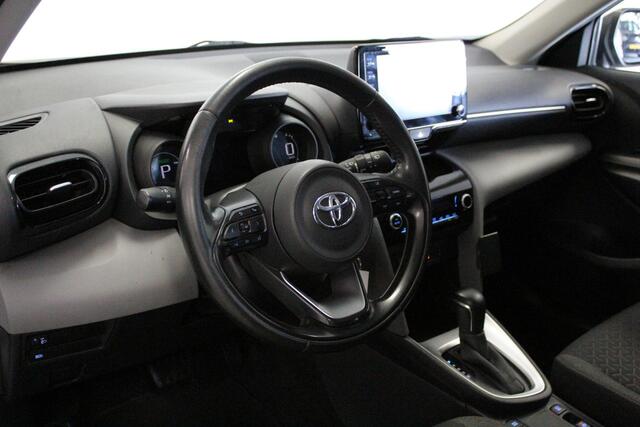 Toyota YARIS Cross 1.5 Hybrid Business | APK: 06-2028 | CLIMA | NL-AUTO+N.A.P! | CAMERA | CRUISE | LANE-ASSIST | LED |
