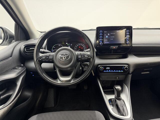 Toyota YARIS 1.5 Hybrid Active | Trekhaak | Cam achter | All weatherbanden | NL auto