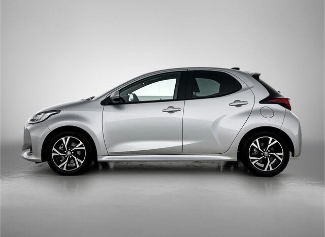 Toyota YARIS 1.5 Hybrid 115 Dynamic Comfort Pack | BTW voertuig | Stoel+stuurverwarming | Dodehoek detectie | Parkeersensoren voor+achter | Climate Control | Cruise Control Adaptive | Achteruitrijcamera | Apple CarPlay/Android Auto |