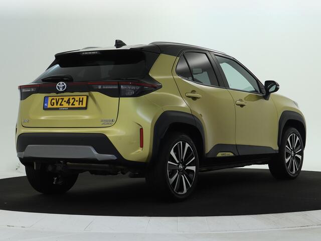 Toyota YARIS Cross 1.5 Hybrid Launch Edition AWD | Panoramadak | Trekhaak afneembaar | JBL | Head-Up Display | Dodehoek detectie | Lederen bekleding | Stoelverwarming | Elektrische achterklep |