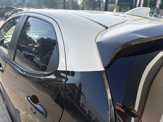 Toyota YARIS 1.5 Hybrid Executive Bi-Tone | PDC V+A | HUD
