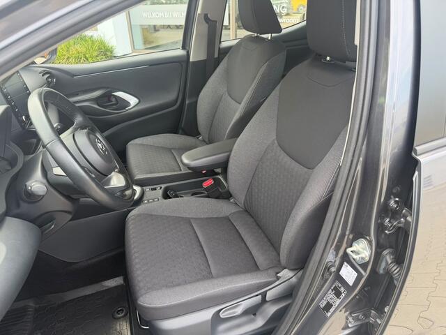 Toyota YARIS 1.5 Hyb. Dynamic Limited | All Seasons | Trekhaak