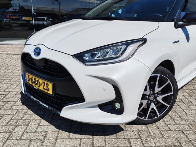Toyota YARIS 1.5 Hybrid Executive | HUD | JBL | Navi | Sensoren v/a | Blind Spot |Stoelverwarming |