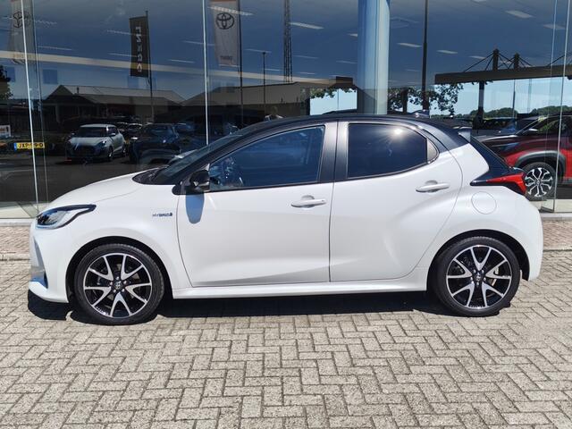 Toyota YARIS 1.5 Hybrid Executive | HUD | JBL | Navi | Sensoren v/a | Blind Spot |Stoelverwarming |