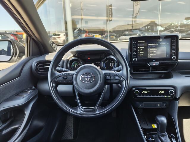 Toyota YARIS 1.5 Hybrid Executive | HUD | JBL | Navi | Sensoren v/a | Blind Spot |Stoelverwarming |