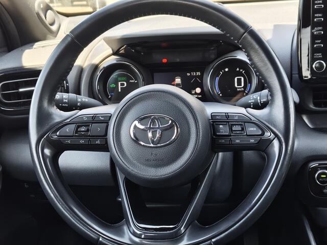 Toyota YARIS 1.5 Hybrid Executive | HUD | JBL | Navi | Sensoren v/a | Blind Spot |Stoelverwarming |