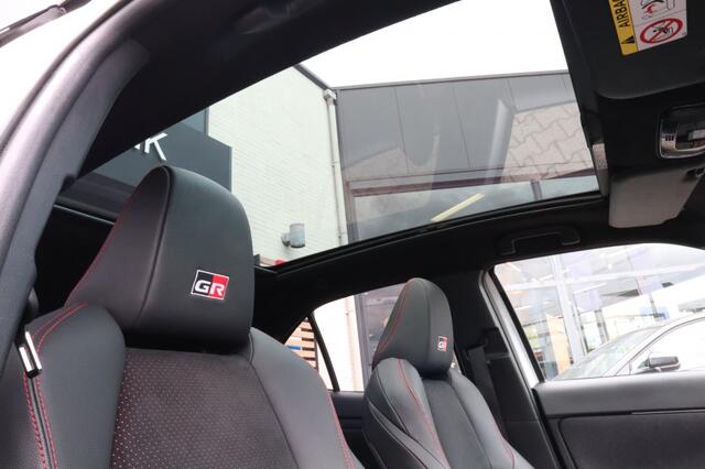 Toyota YARIS Cross 1.5 Hybrid GR Sport | Panoramadak | JBL | Blindspot | HUD