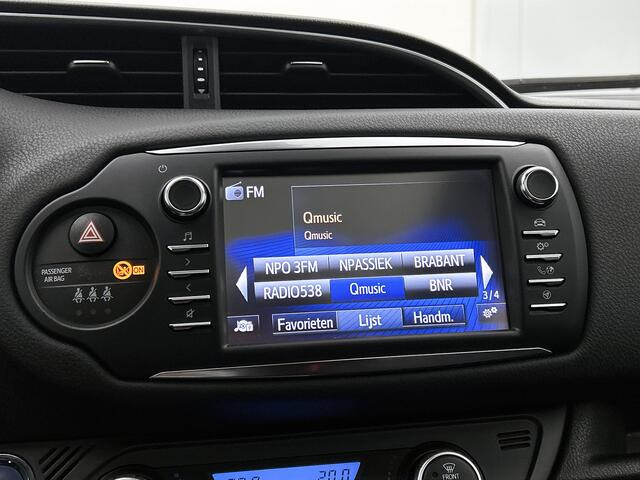 Toyota YARIS 1.5 Hybrid Bi-Tone Plus | Navigatie | Bluetooth | Achteruitrijcamera |