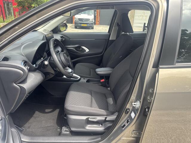 Toyota YARIS Cross 1.5 Hybrid 115 Business Plus | 06-10141018 Voor meer informatie